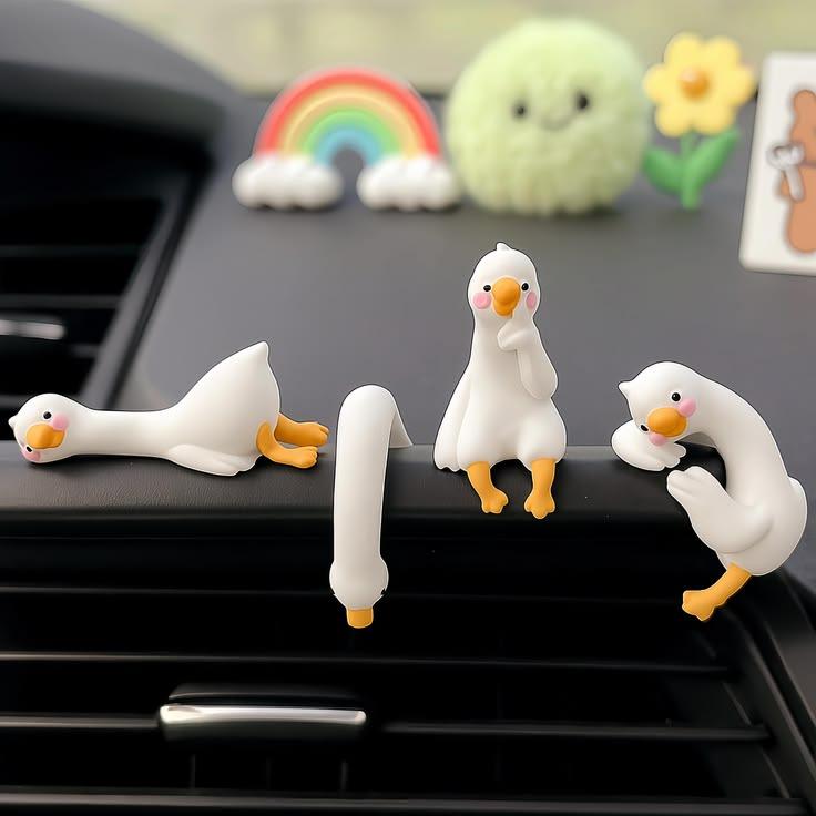 Goose Car Vent Clip Set